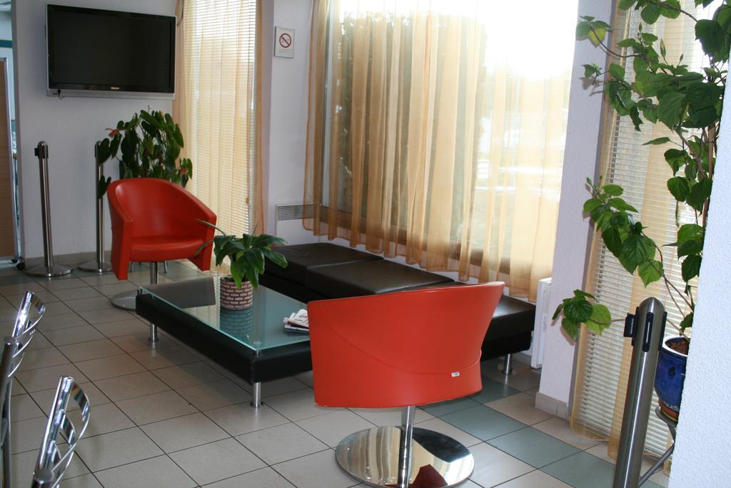 Ibis Budget Thiers Esterno foto