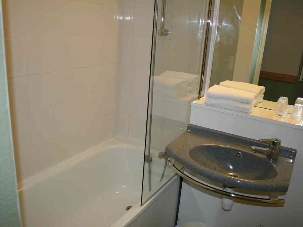 Ibis Budget Thiers Esterno foto